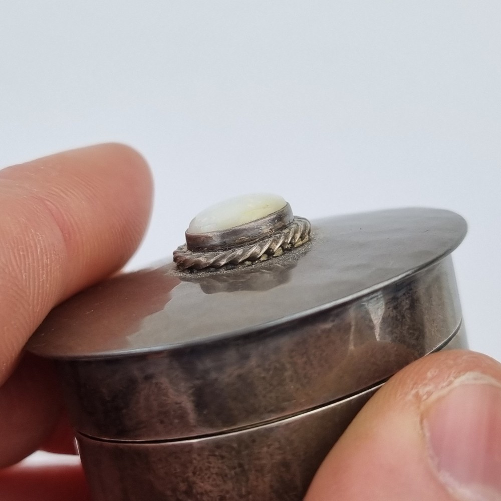 Solid Silver Oval Pillbox With Opal Cabochon To Top London 1992 Maker "BG VA"