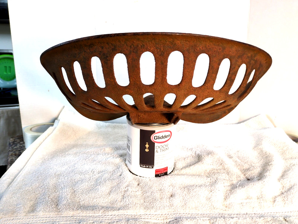 Antique Solid Comfort Cast Iron Tractor Implement Seat Bottom #104