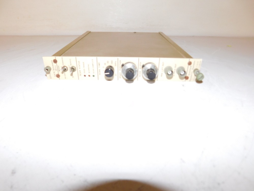 STANFORD RESEARCH SYSTEMS SRS GATE SCANNER SR200 (JCC61)