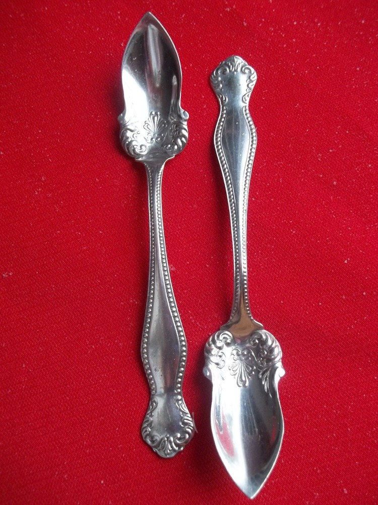 1900 Weinberg One Pattern 2 Fruit Spoons By Weinberg Silver Plate 6" Long