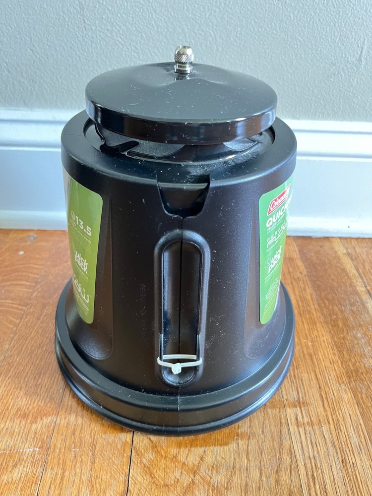 New Coleman QuickPack Deluxe 1000 Lumens Propane Lantern *Missing Handle