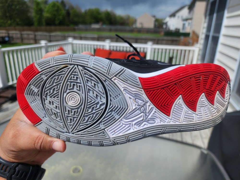 Size 7 (GS) - Nike Kyrie 6 Mid Bred
