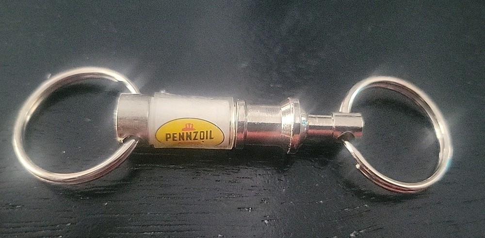 Vintage Pennzoil  Keychain  Double Loop