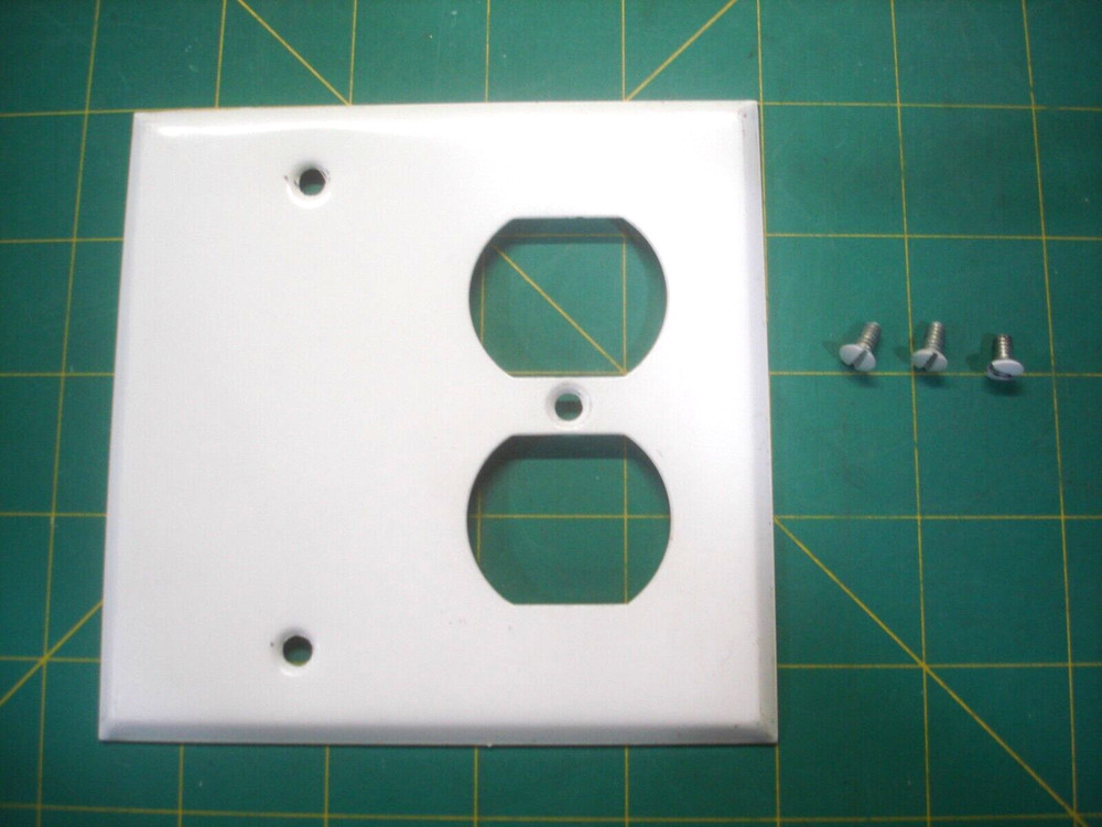 SMOOTH GLOSS WHITE METAL OUTLET COVER