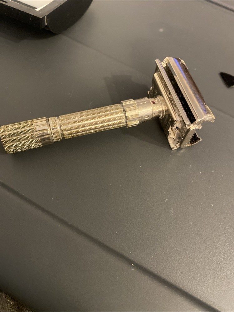 VINTAGE GILLETTE ADJUSTABLE RAZOR WITH CASE