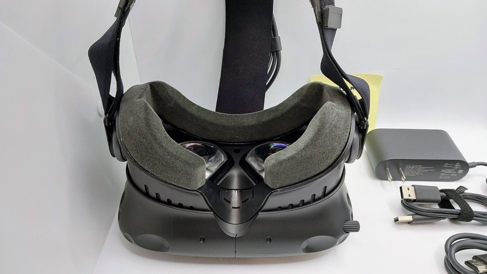 🔥 HTC VIVE Virtual Reality VR Headset ONLY 🔥 + Cables + Linkbox ~ A+ Condition