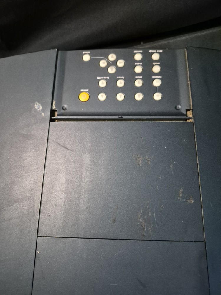 Proxima Pro AV 9320 Projector Conference Room Projector Turns On And PROJECTS..