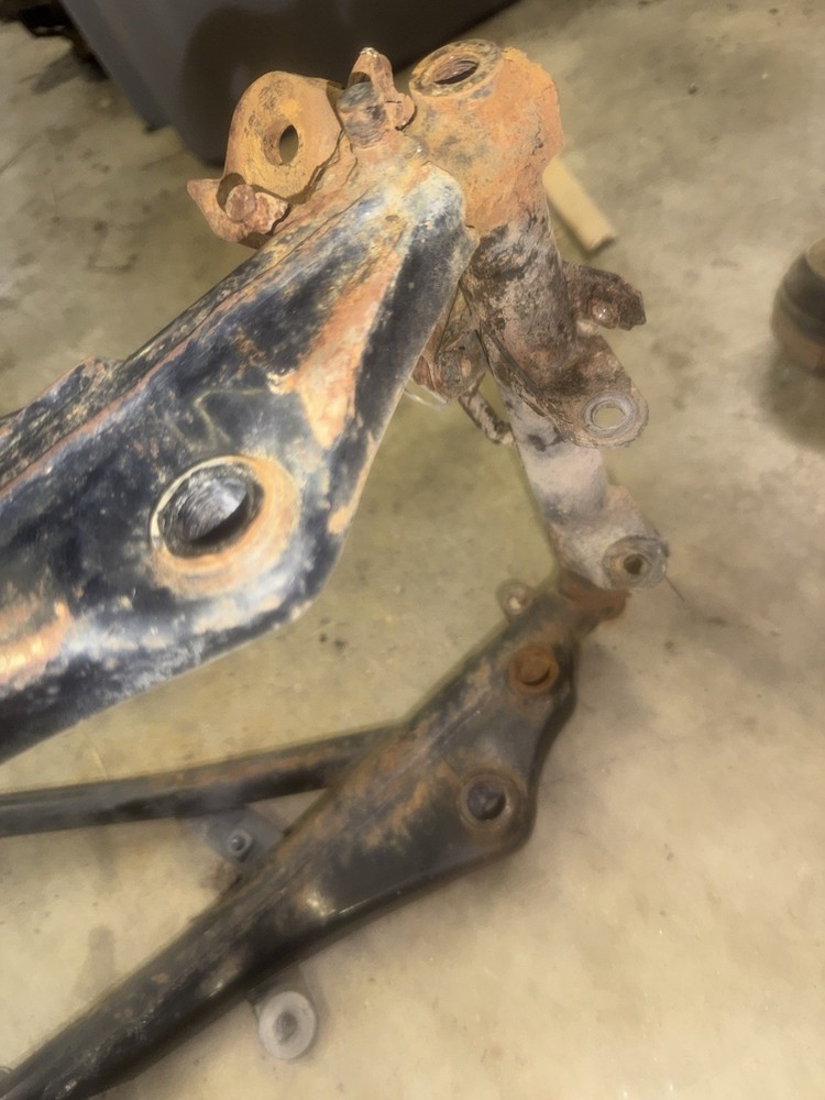 82-85 suzuki dr-250 Frame