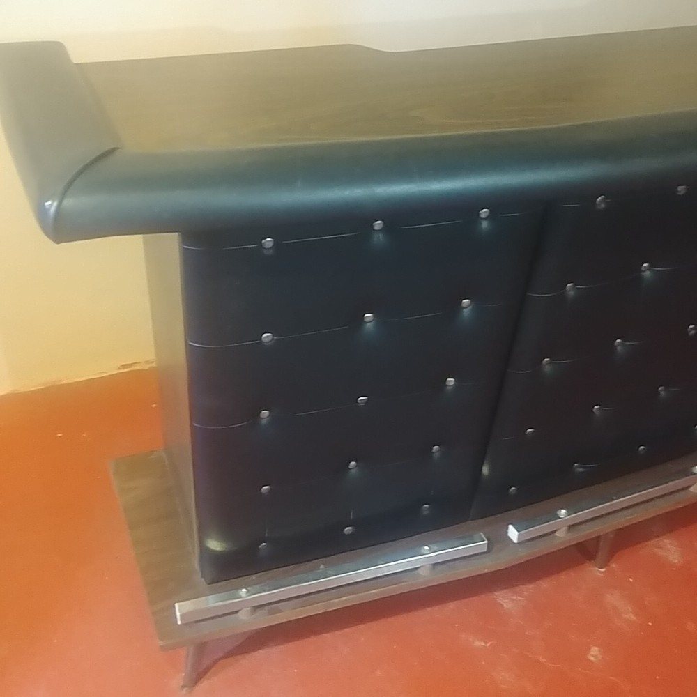 Vintage Style Home Bar