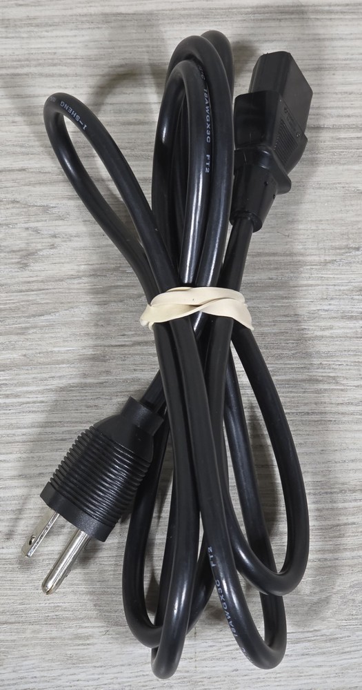 Hitachi CP-S225W Multimedia Mobile LCD Projector (Silver) - TESTED -