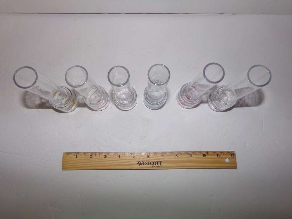 HANDBLOWN SET OF SHOT CLASSES HAVE COLORED BUBBLE IN BASE