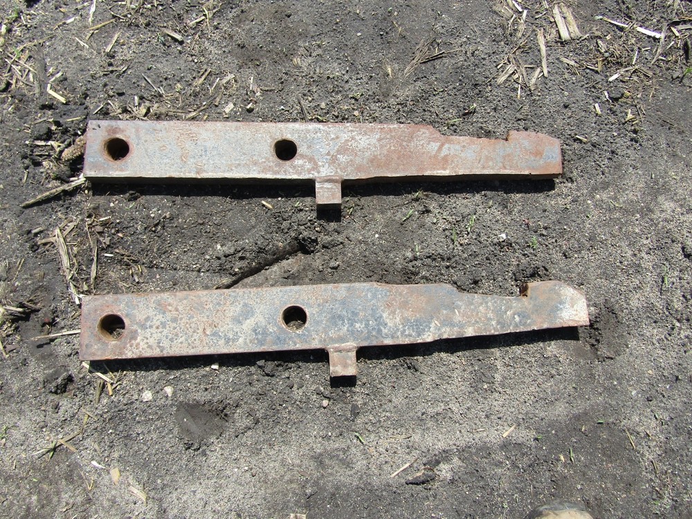 IH FARMALL TRACTOR FAST HITCH ARMS