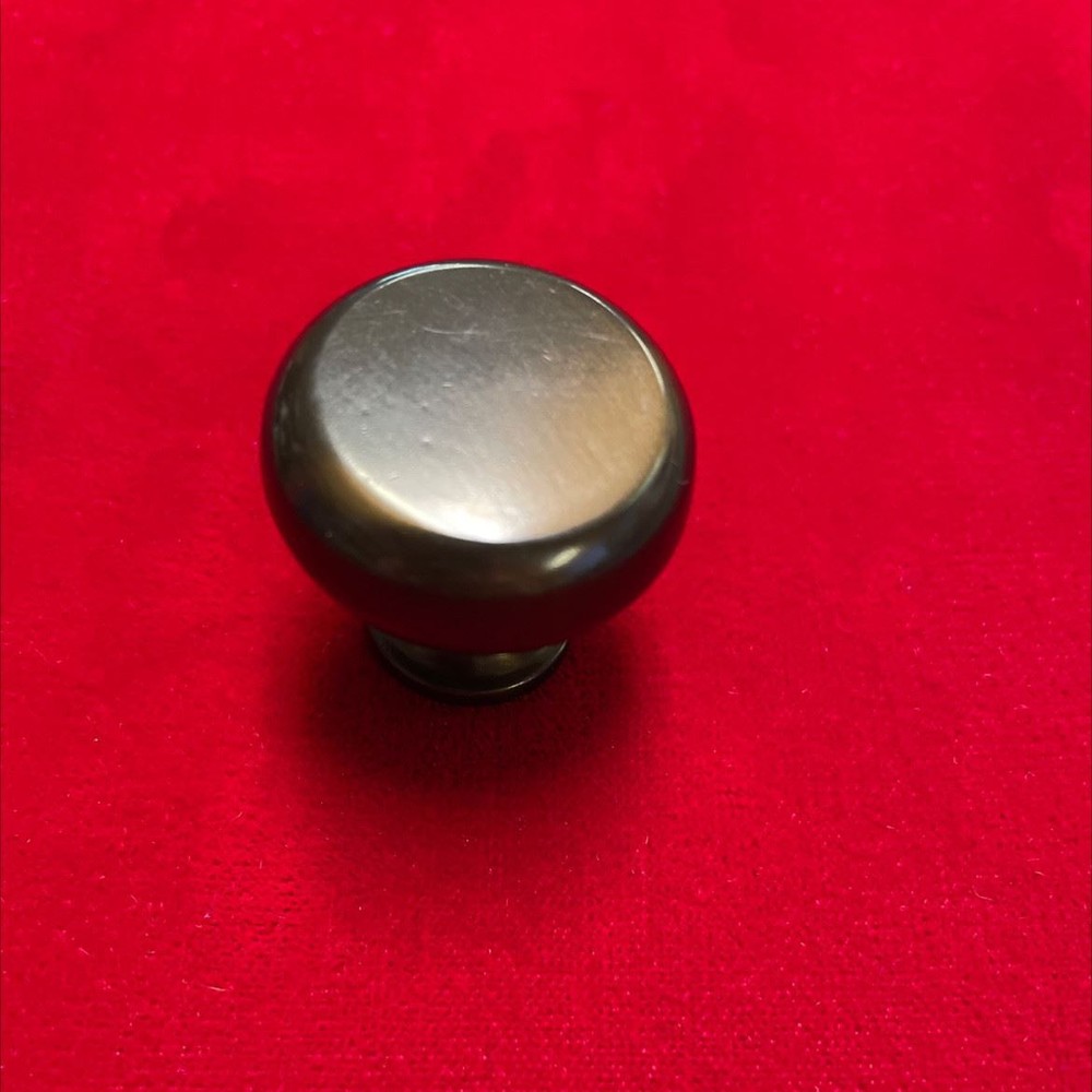1-1/4" Round Knob Rubbed Bronze