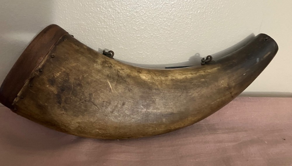 Antique powder horn flat sided 9.5”