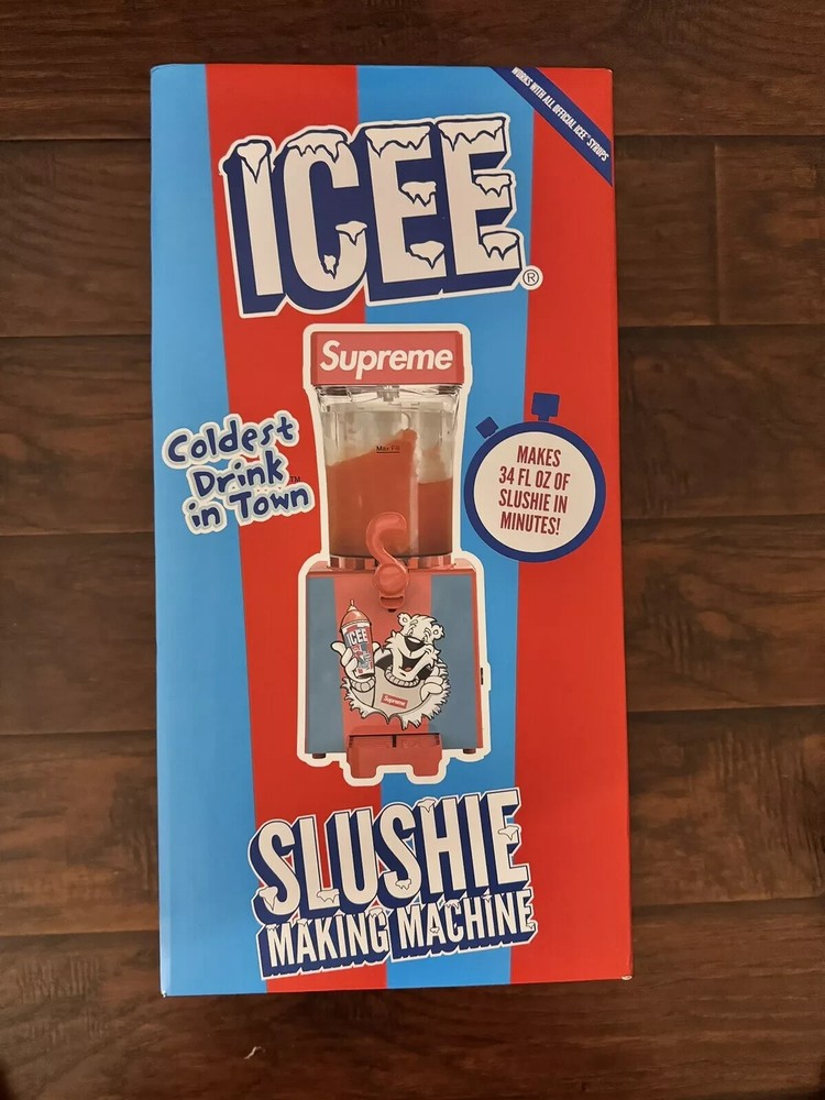 SUPREME ICEE SLUSHIE MAKING MACHINE - IN HANDS