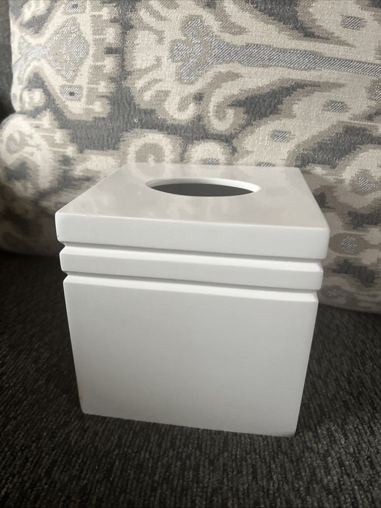 Tissue Box Cover Square White Beautiful  (G9)