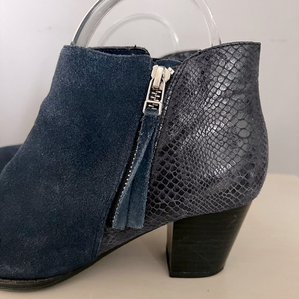 Vionic Anne Suede snakeskin ankle booties boots size 7 WIDE