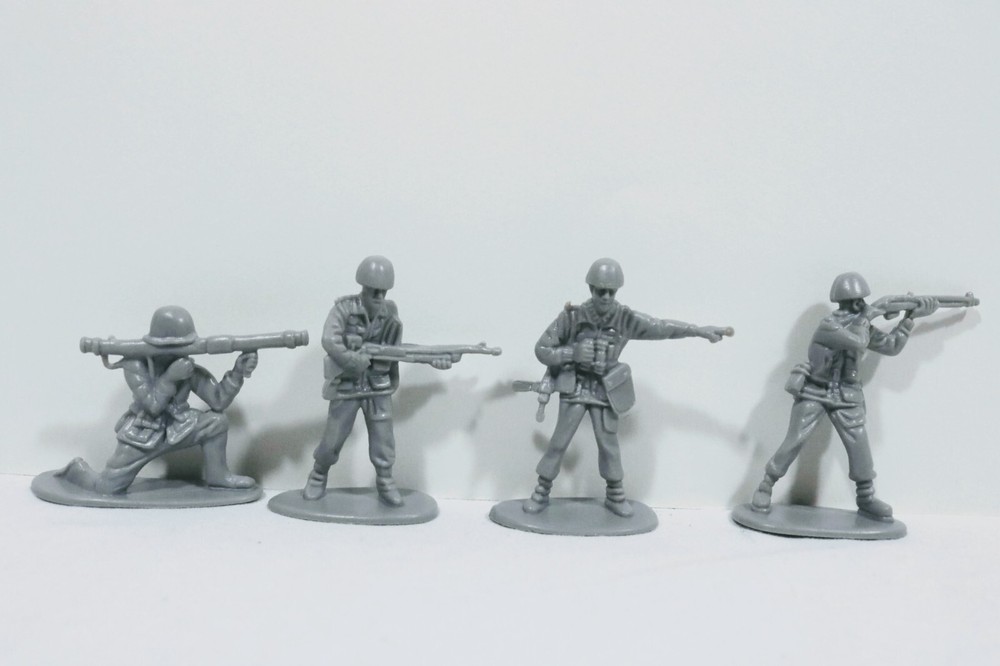 Army Figurines Grey Plastic Lot 2