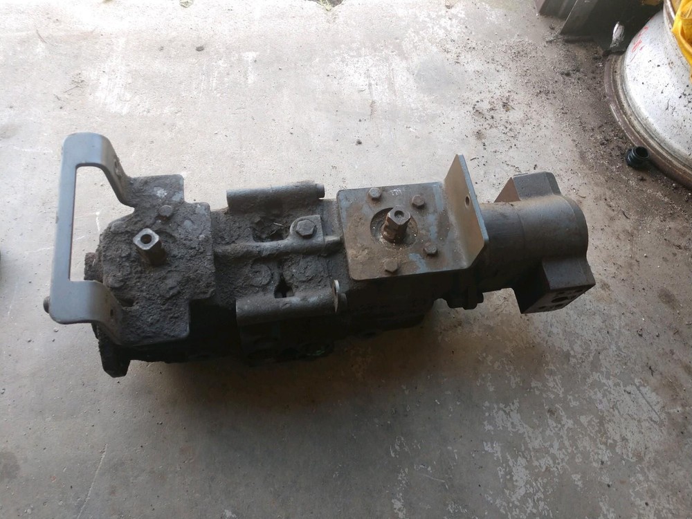 HYDRULIC TANDEM PUMP USED
