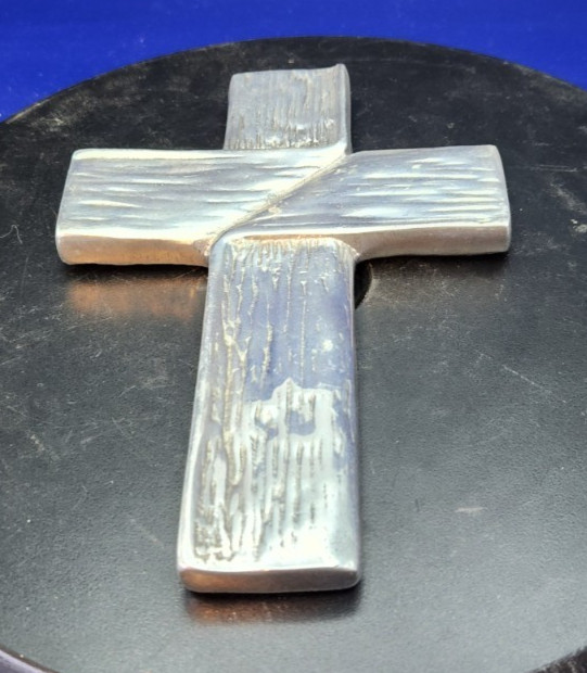 7" Metal Hanging Cross