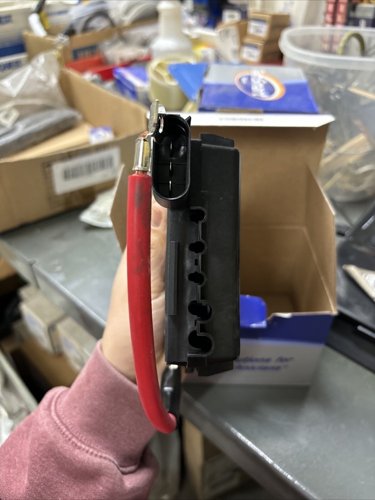 TechSmart R45002, Battery Power Distribution Box