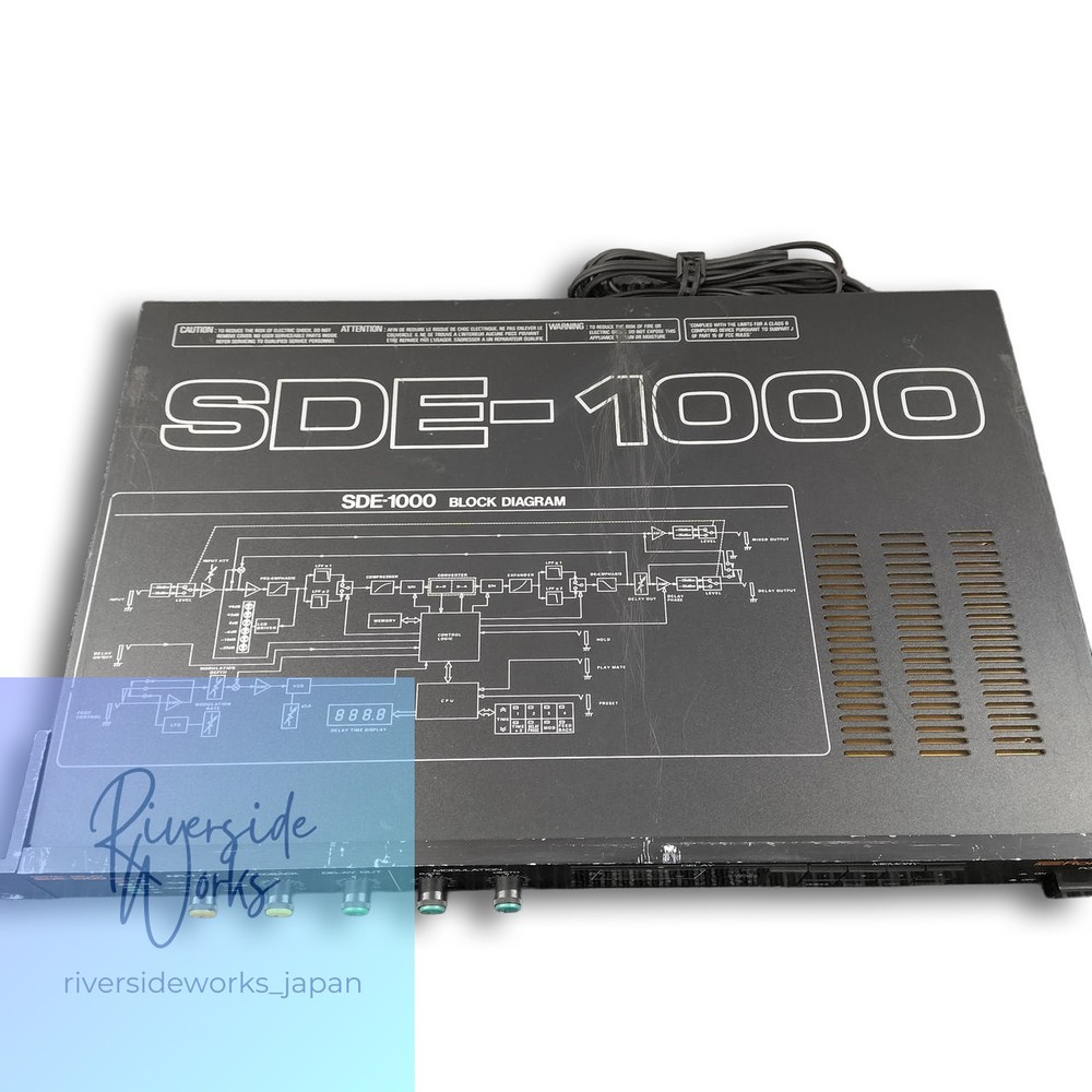 ROLAND SDE-1000 Digital Delay Unit