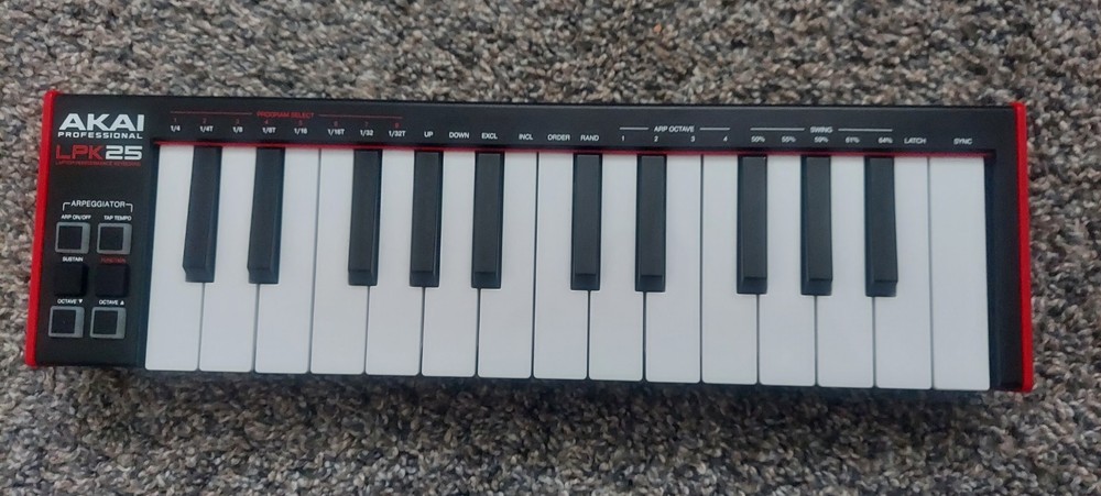 Akai Professional LPK25 mk2 USB-MIDI Controller Keyboard, w/ Case