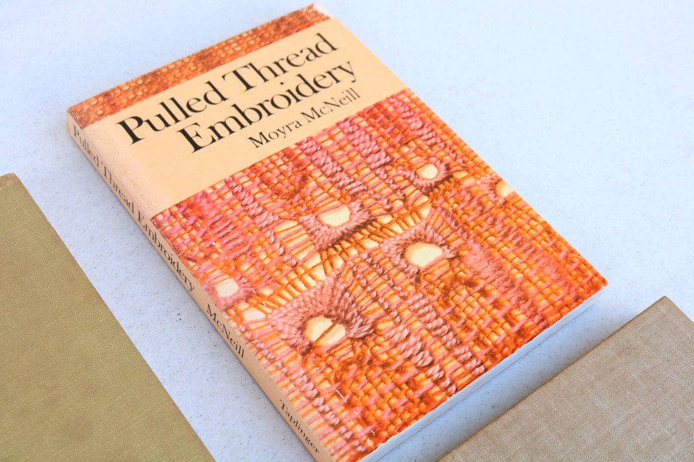Books Danish pulled Thread Embroidery Stitch Handbook Dictionary Handy CRAFT OO