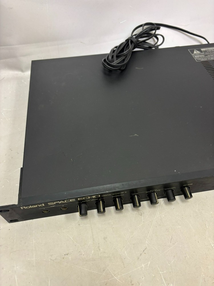 Roland RE-3 Digital Space Echo Various Effect Delay Rack Unit Tested