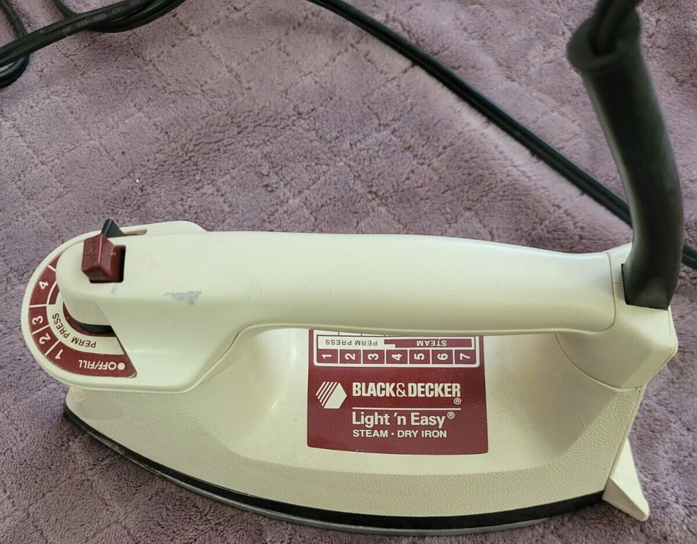 Black & Decker Light'nEasy Steam/Dry Iron