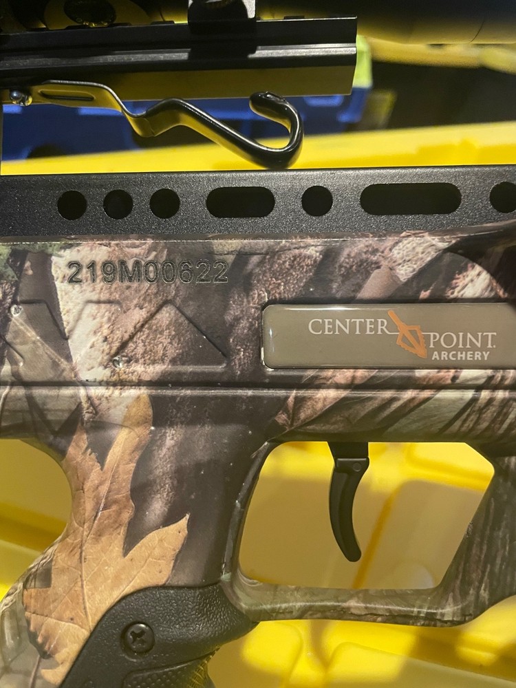 Dagger 390 crossbow and case