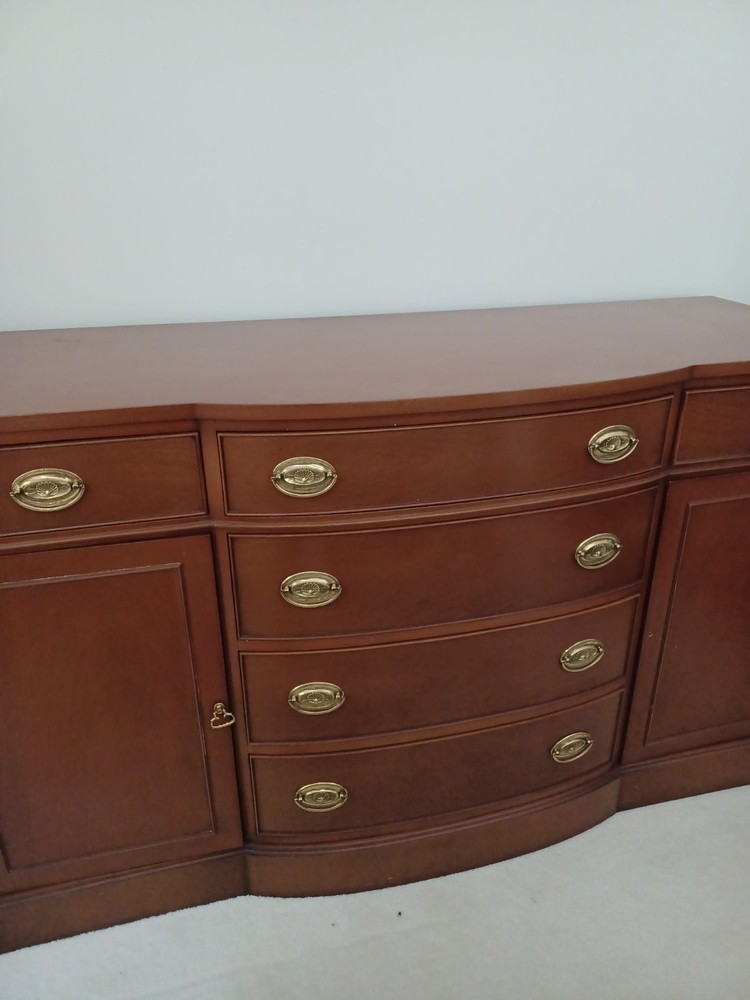 Good Condition Vintage Mahogany Buffet