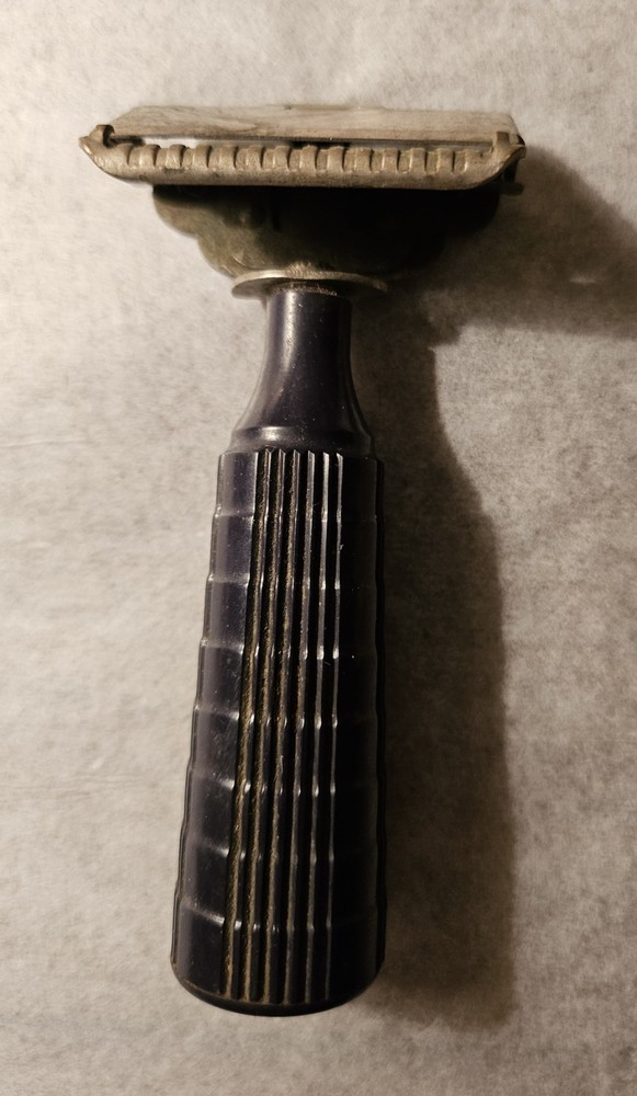 Treet Safety Razor w/Black Pattern Chunky Handle, Single Edge Blade