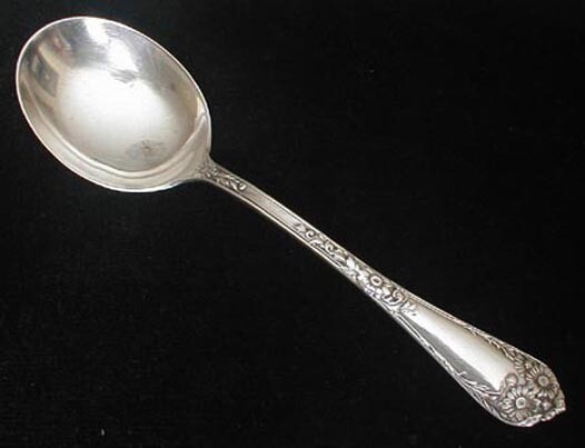 International WELLESLEY boullion spoon(s)