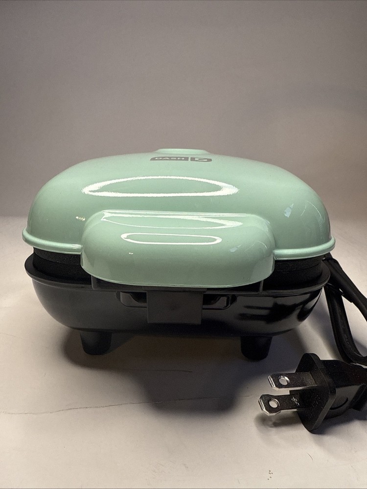 Dash Egg Bite Maker Makes 4