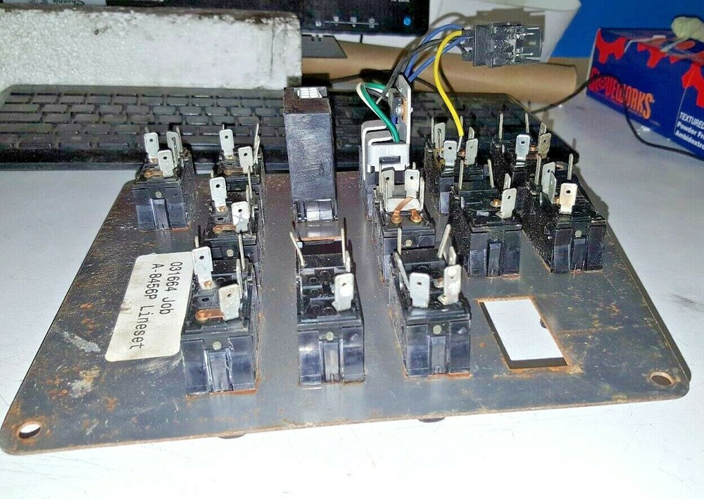 INTERNATIONAL DASHBOARD PANEL 031664 / A-8456P