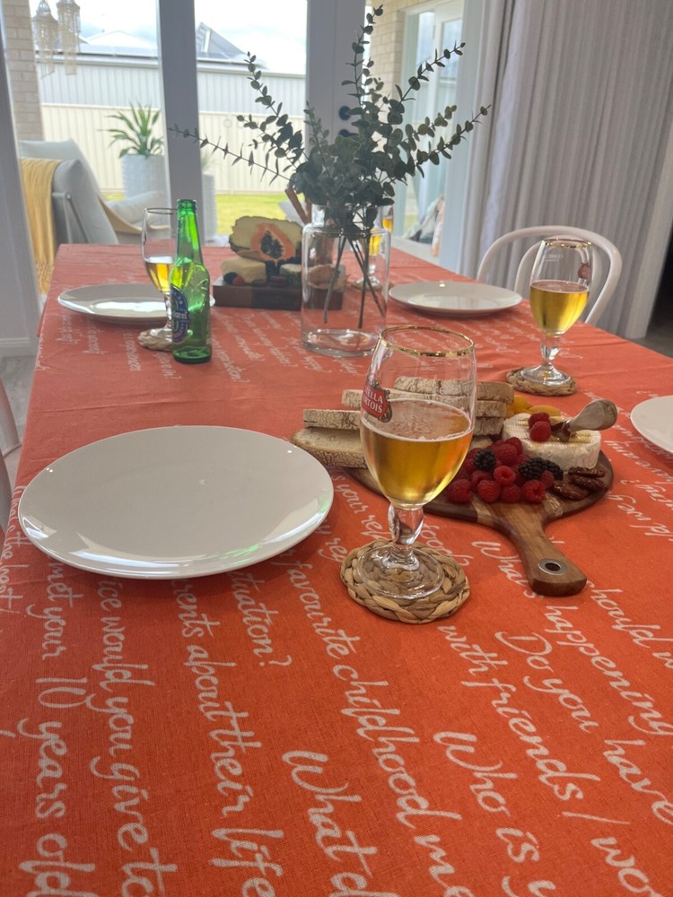 Dine&Vibe Conversation Tablecloth, 10 different colours, 5 different sizes.