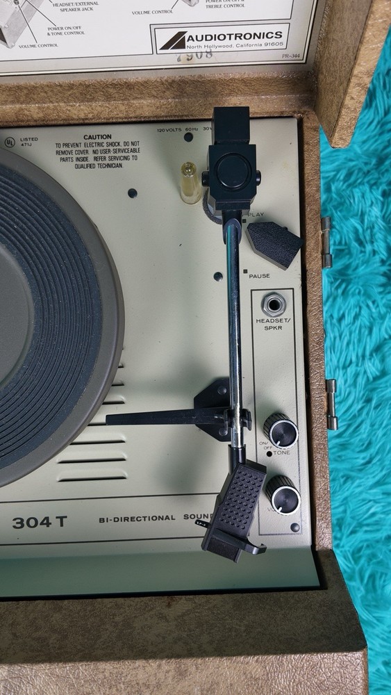 Pair of vintage Audiotronics record players (working)