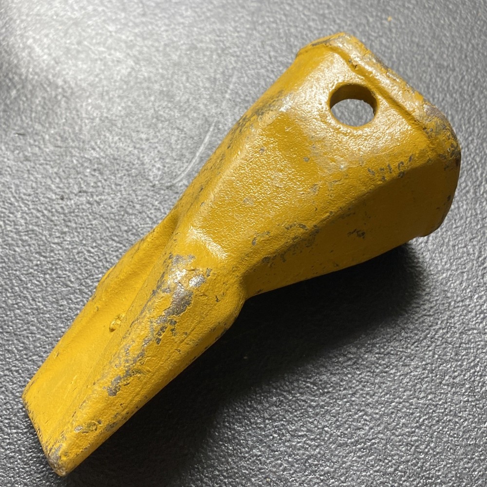 DRS230 MEDIUM BUCKET TOOTH 208-5235