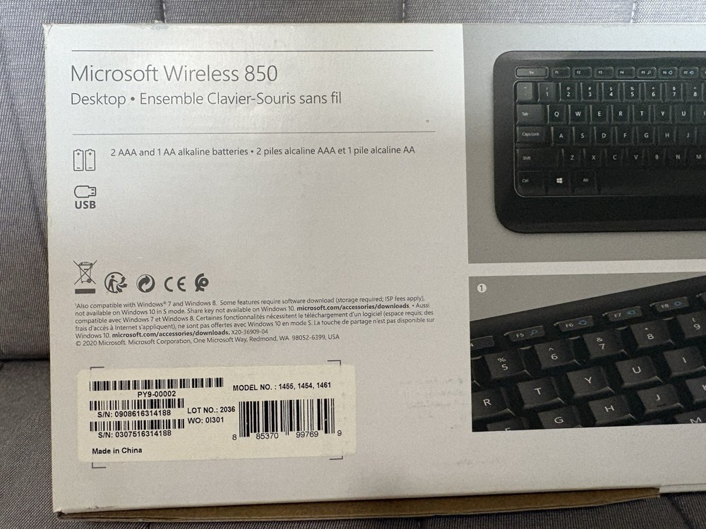 Microsoft Wireless 850 Desktop Keyboard/Mouse PY9-00002 Combo with USB Dongle