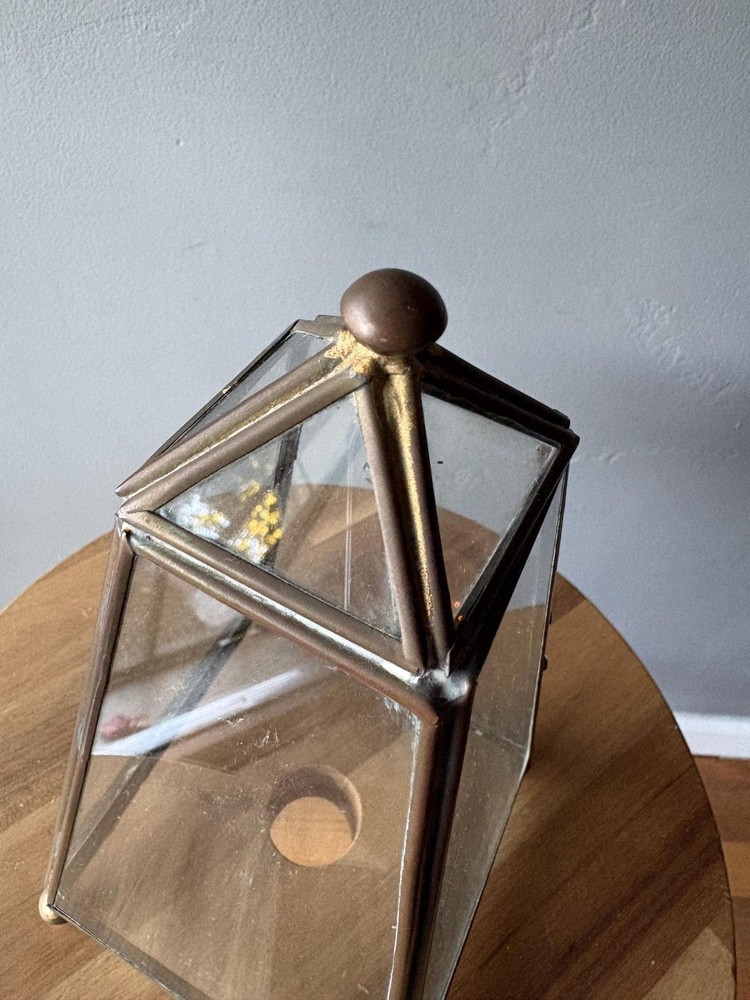 Vertical Glass/Metal Box