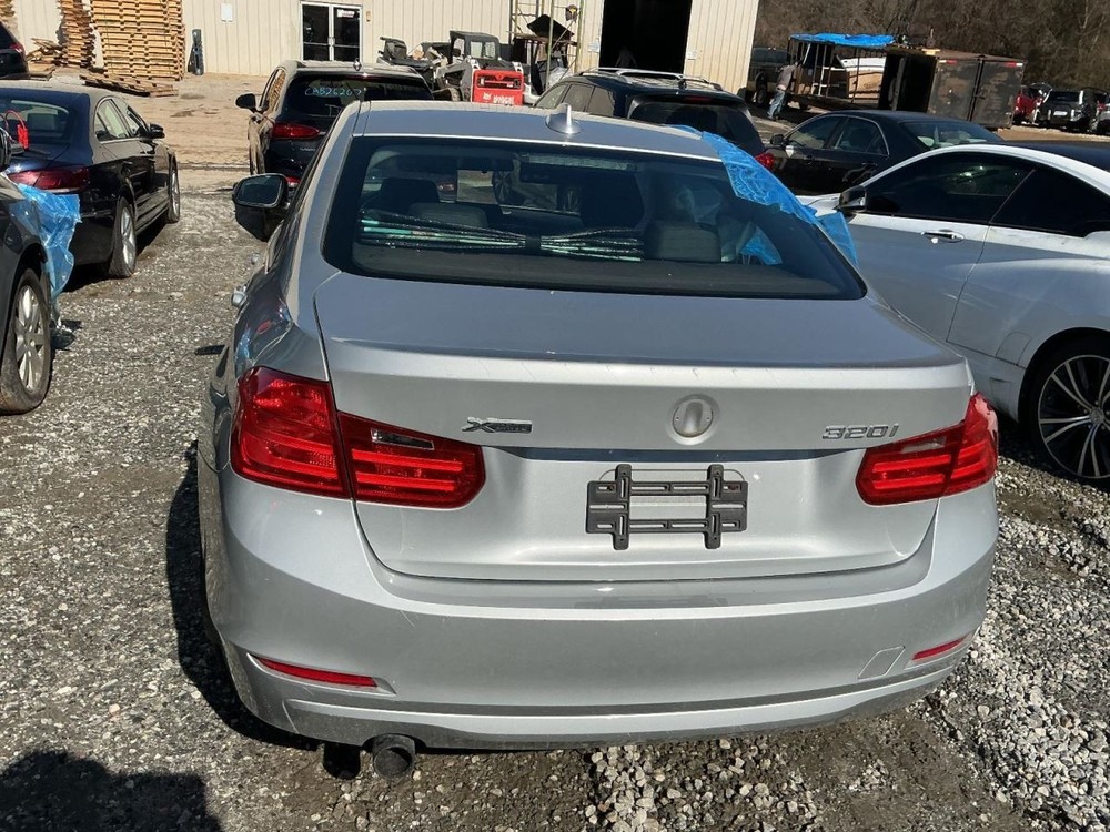 320I 2013 Glove Box 4969493