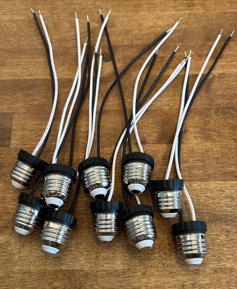 Medium  E26 Socket Adapter Base Male Screw in Light Bulb Socket Pigtail x10 New