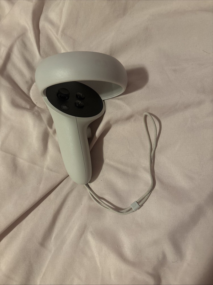 Oculus Quest 2 128GB Pre-owned with Controllers and Case