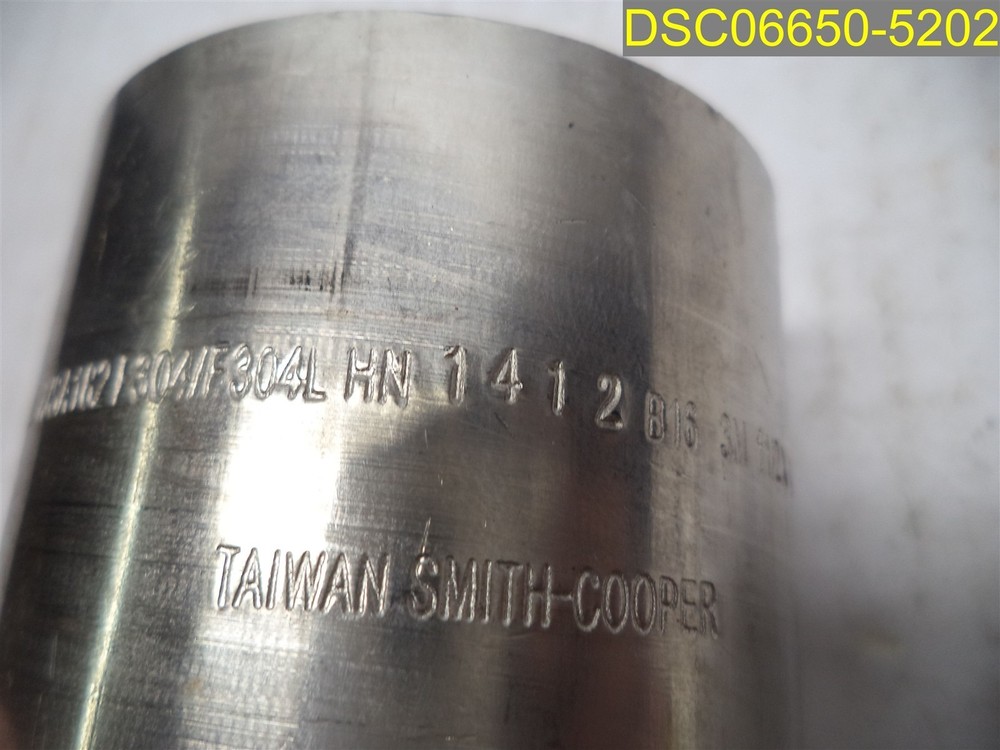 1 1/2" x 1/2" Reducer, Socket Weld 304L SS A/SA182 Pipe Fitting 3M Smith Cooper