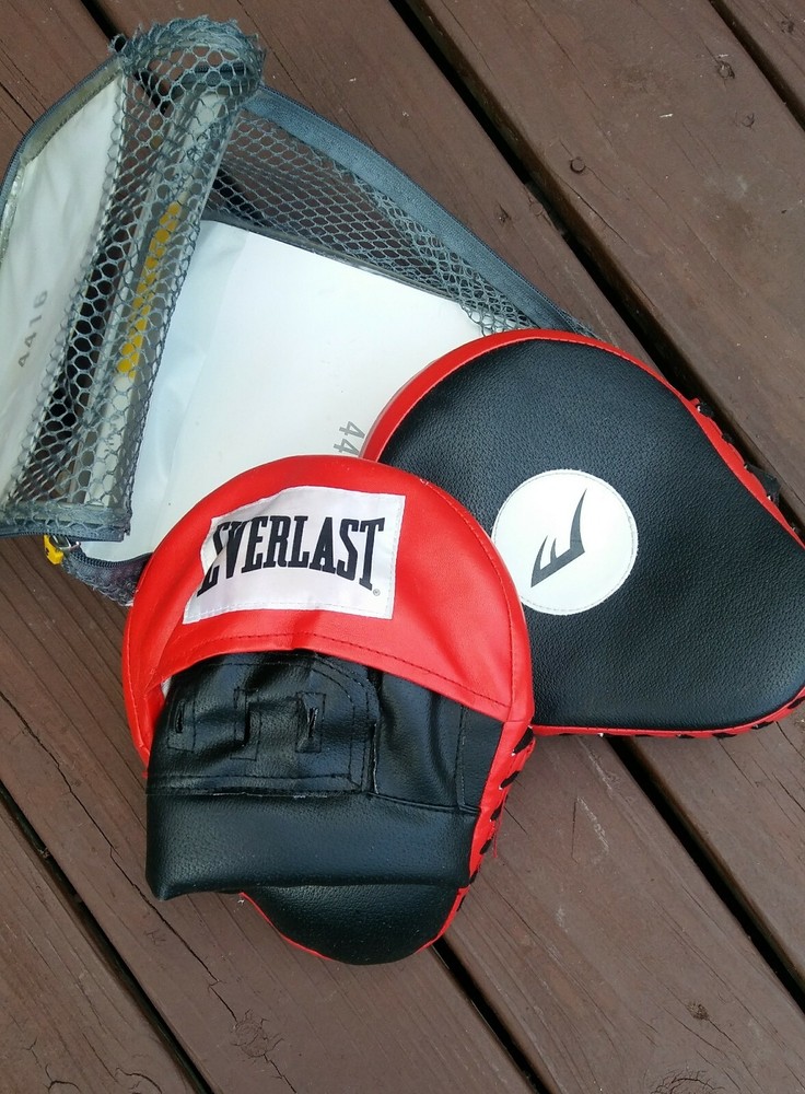 Everlast Ta:A Adavanced Boxing Punch Mitts, 2 Mitts with mesh Carrying Case