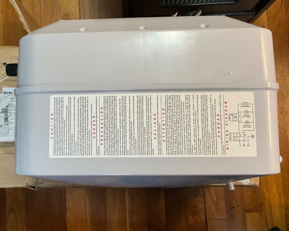 EeMax EMT2.5, MiniTank Electric Water Heater, 120V, 2.5-Gallon OPEN BOX