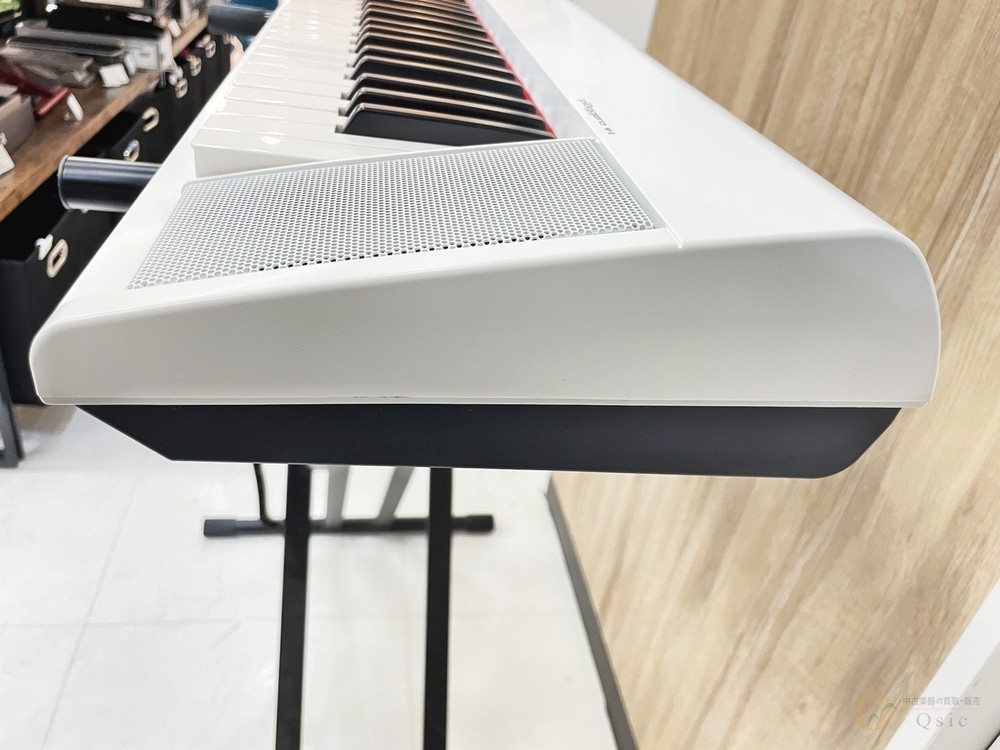 Yamaha Electronic Piano Np-12 Keyboard Used