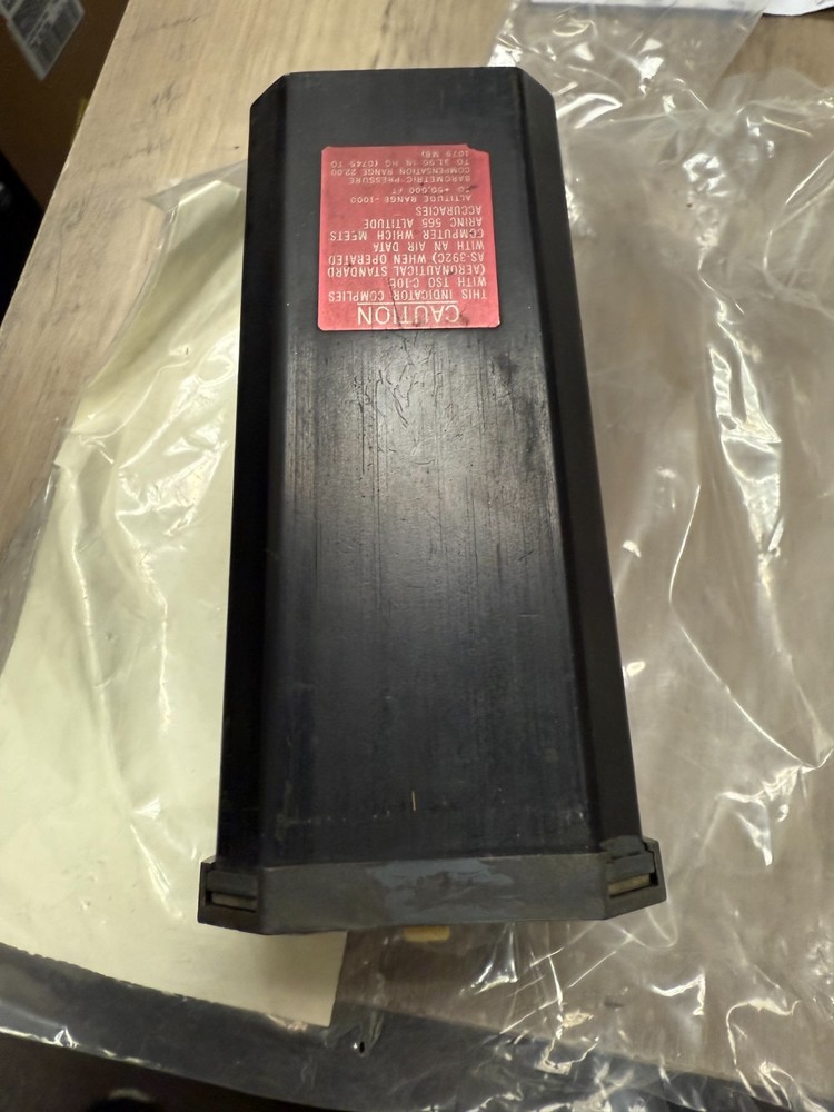 SPERRY RAND Barometric Altitude Indicator 2594620-905 UNTESTED READ