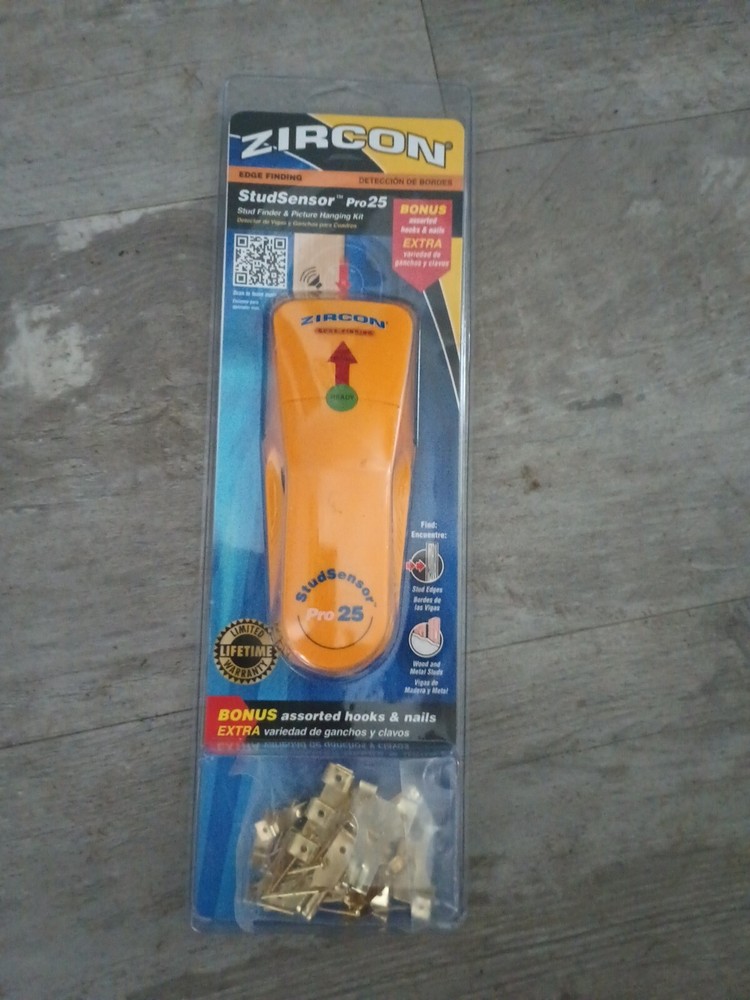 Zircon StudSensor Pro25 Stud Finder & Picture Hanging Kit w/ Assorted Hooks NEW